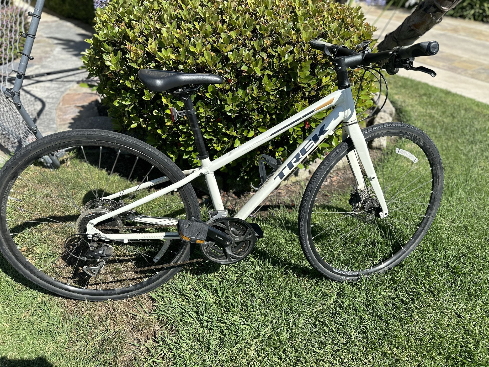 TREK mountain bike (XS)