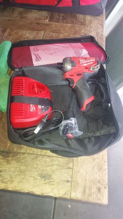 Milwaukee
M12 FUEL SURGE 12V Lithium-
lon Brushless Cordless 1/4 in.
Hex Impact Driver (Tool-Only)
