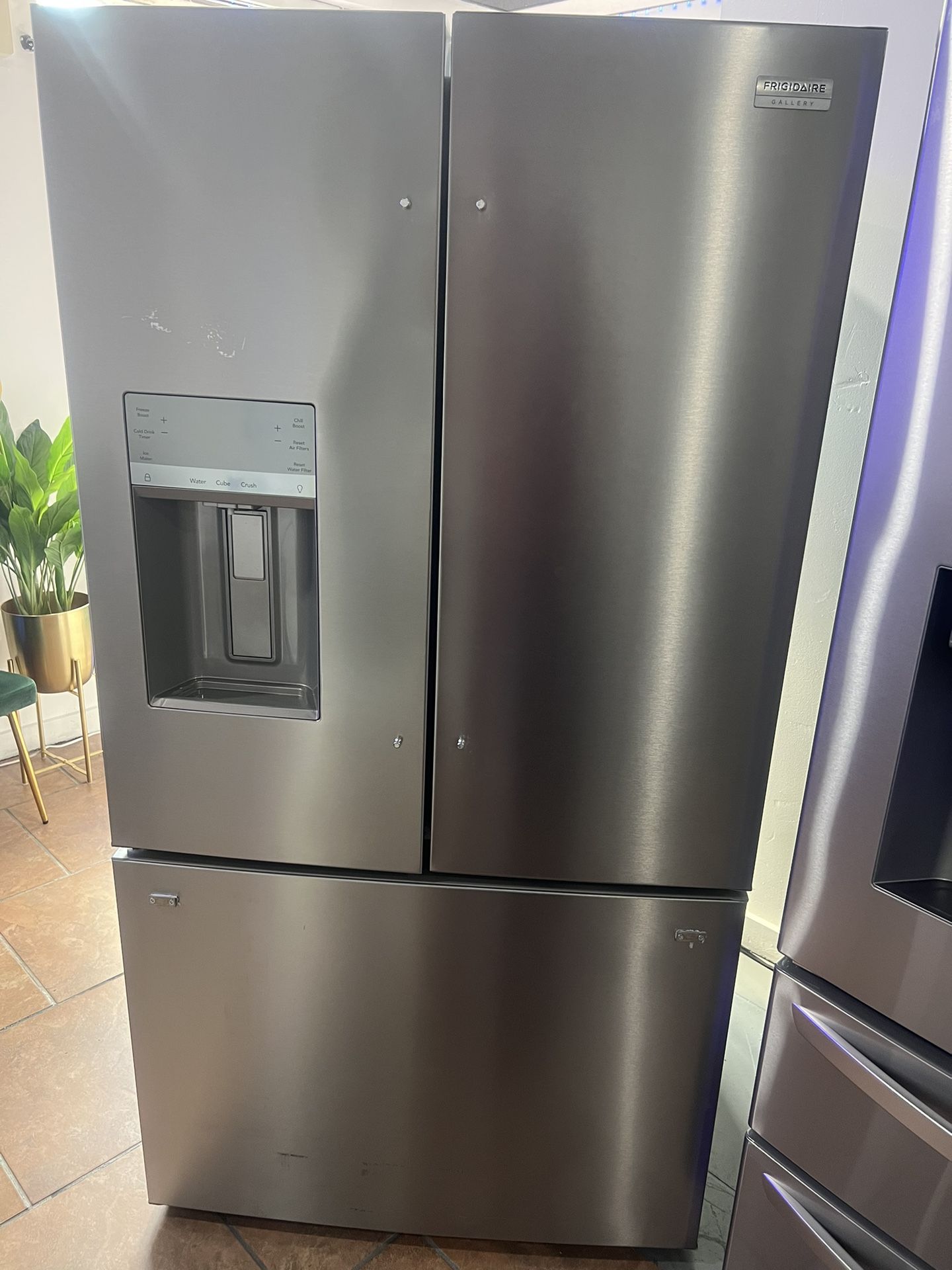 Selling Refrigerator Frigidaire Gallery French Door 36” Wide
