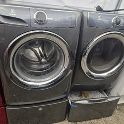 Electrolux Washer And Dryer Set Electric With Pedestal 