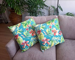 Set of 2 Tropical Throw Pillows