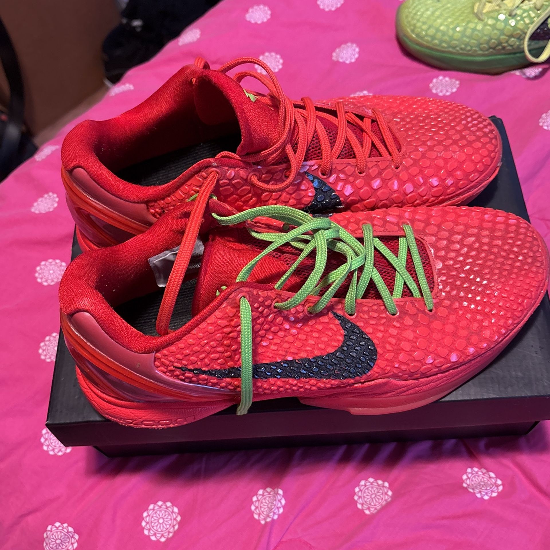 Kobe 6 Reverse Grinch