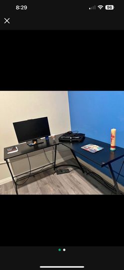 Black Desk Pick Up In Perris 