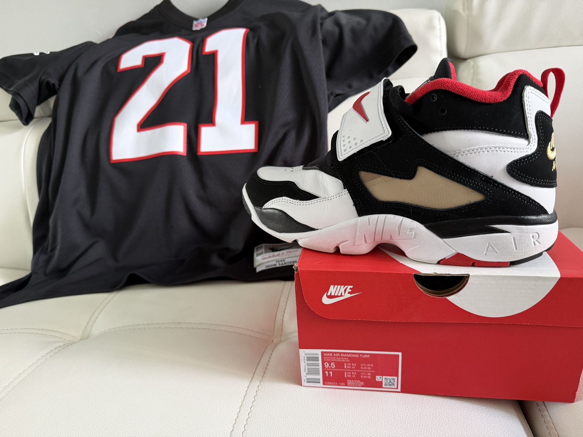 Nike Diamond Turf Size 9.5 Worn 1 Time/ Mitchell And Ness Sanders Jersey Size large Worn 1 Time $200
