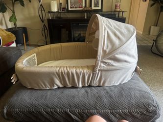 LulyBoo portable bassinet to go