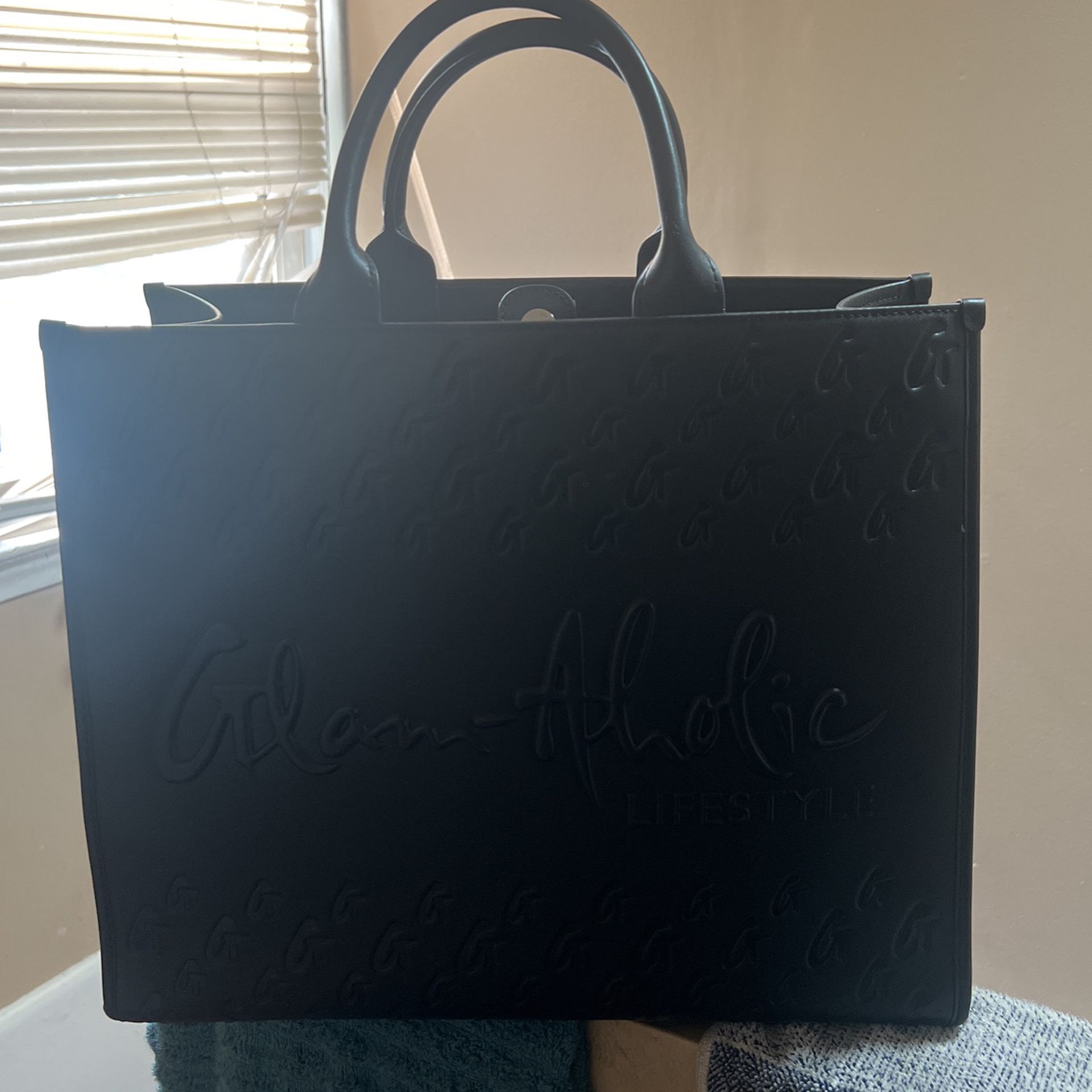 Glamaholic Tote for Sale in Detroit, MI - OfferUp
