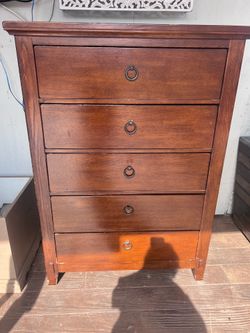 Dresser