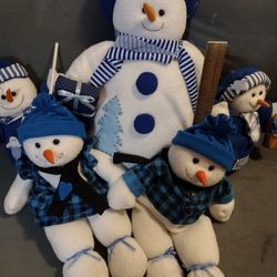 Stuffed Snowman Family 