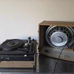 Audiotronics 535V Vintage Portable Record Player / Classroom PA Phonograph (Working)