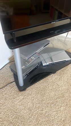 Tv stand (tv not included)