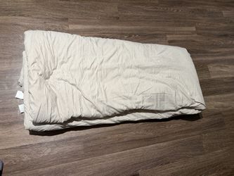 Brand new never used Queen Comforter