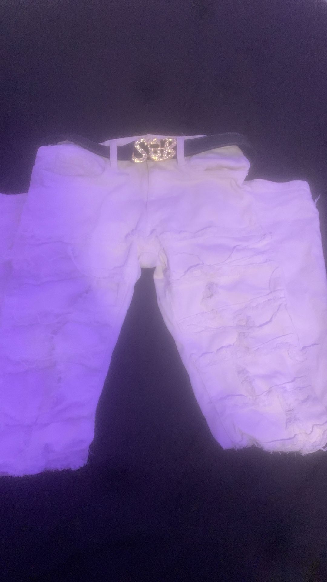 selling white stacks for 115$ and there is a small stain on the back pocket