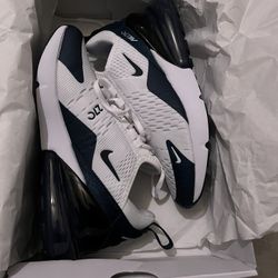 Nike 270s