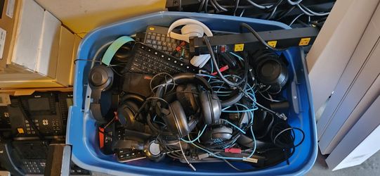 Misc Headsets/keyboard
