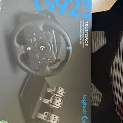 Logitech g923 Racing Wheel And Peddles New