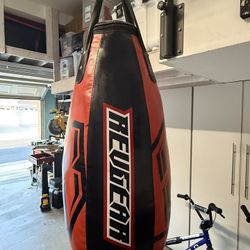 Revgear Teardrop Heavy Bag And Mount