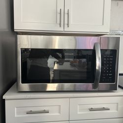 Frigidaire Microwave Brand New 