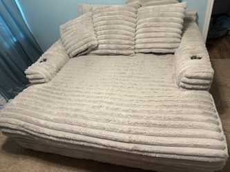 Gray Stratford Chaise