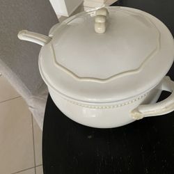 PRINCESS HOUSE SERVING POT PICK UP TODAY