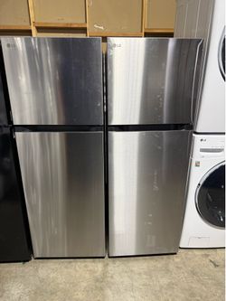 New open box LG Stainless steel top and. bottom refrigerator 10 cubic