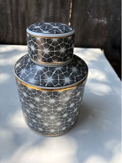 BLACK AND GOLD CERAMIC JAR