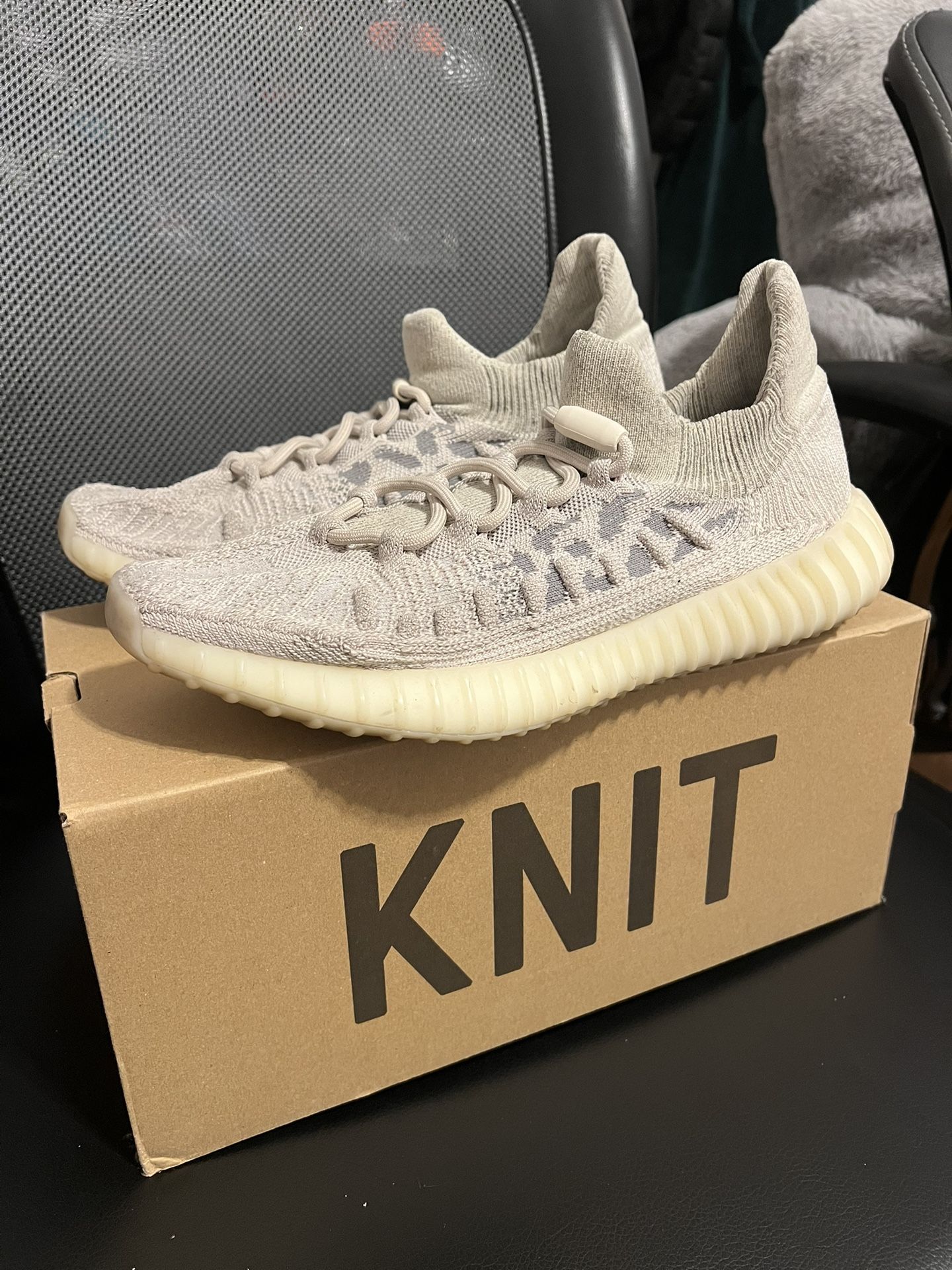 Yeezy 350V2 CMPCT Size 8.5 (Authentic)
