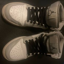 Mens Jordan 1s Smokey Grey Basketball Shoes