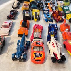 Lot of 40 mixed cars matchbox hot wheels