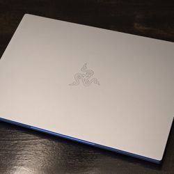 Razer Blade 14 Laptop 6900HX 3070Ti 16GB 1TB Like New