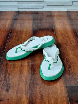 Tory Sport Ruffle Thong Sandals Green White Flip Flops Women’s Size 7