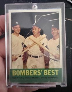 Original 1962 Topps #331 “A.L. Bombers” vintage baseball card featuring four legendary American League stars:  * Mickey Mantle * Roger Maris * Al Kali