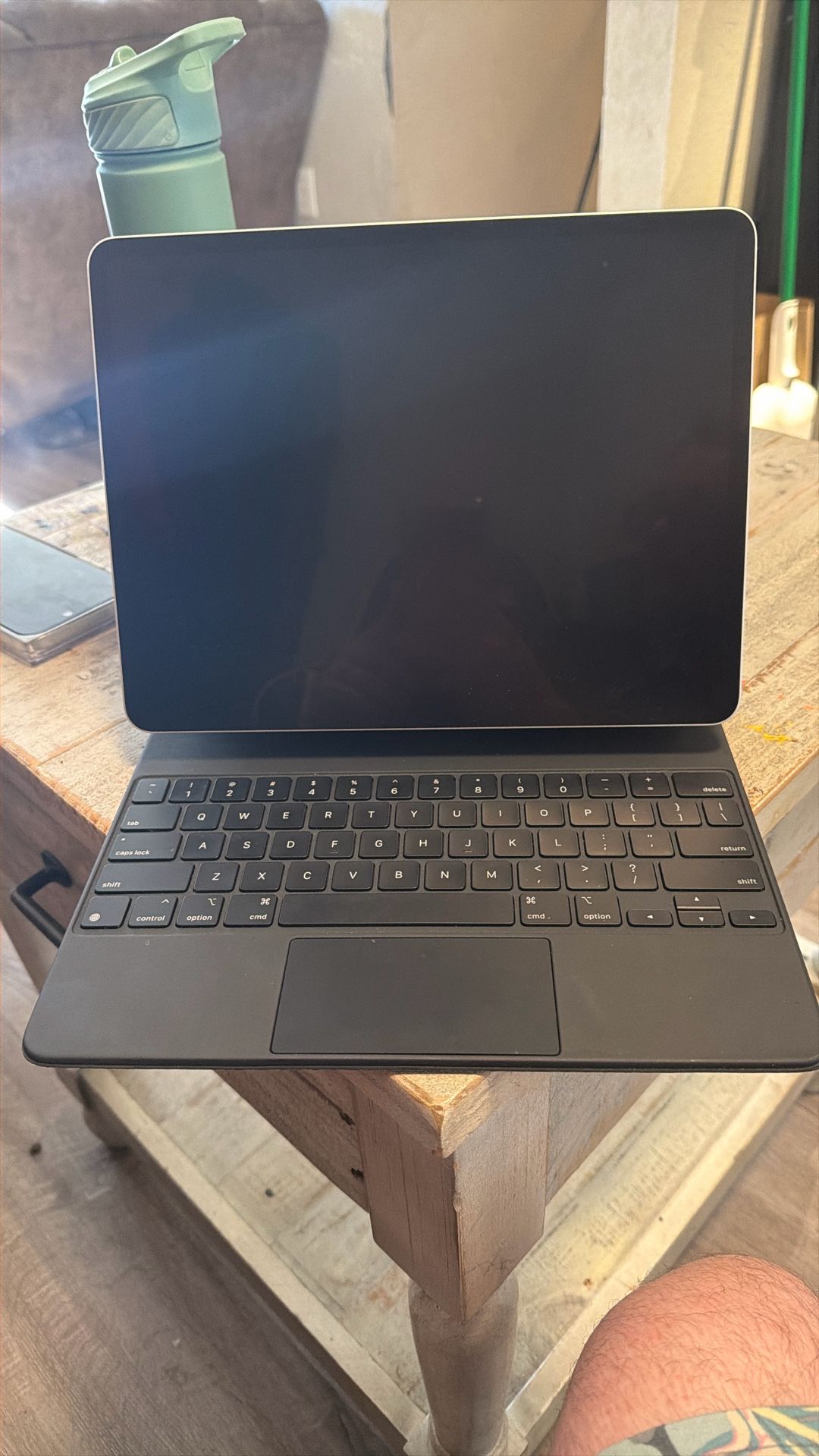 iPad Pro 128G  12.9 Inch 4th Gen  With Magic Keyboard Case 