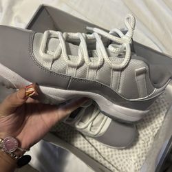 jordan 11s white and grey size 8.5 men