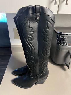 Boots 8 1/2