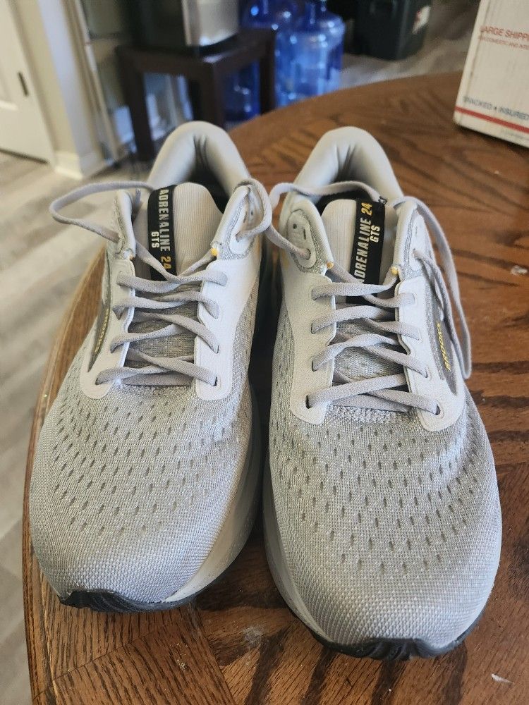 Brooks Adrenaline GTS 24 Size 11 Wide