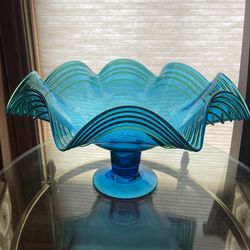 Exquisite Hand Blown Mid Century Glass Bowl