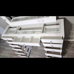 Vanity Desk With Mirror