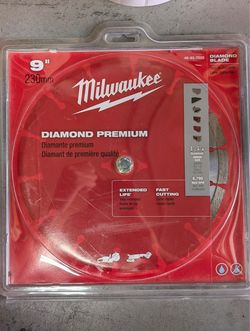 Like new Milwaukee 9 in. Segmented Diamond Blade.