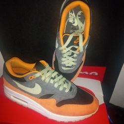 Air Max 1 Men Sz 8.5 W/Box