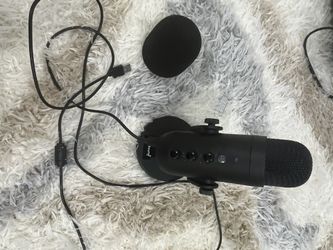 Microphone for computer set