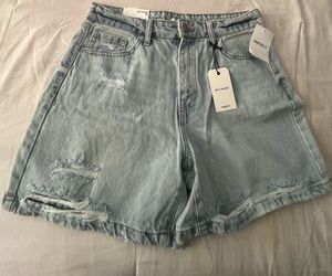 Forever 21 Premium Curved 90's High-Rise Denim Shorts.