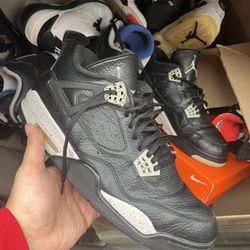Jordan 4s