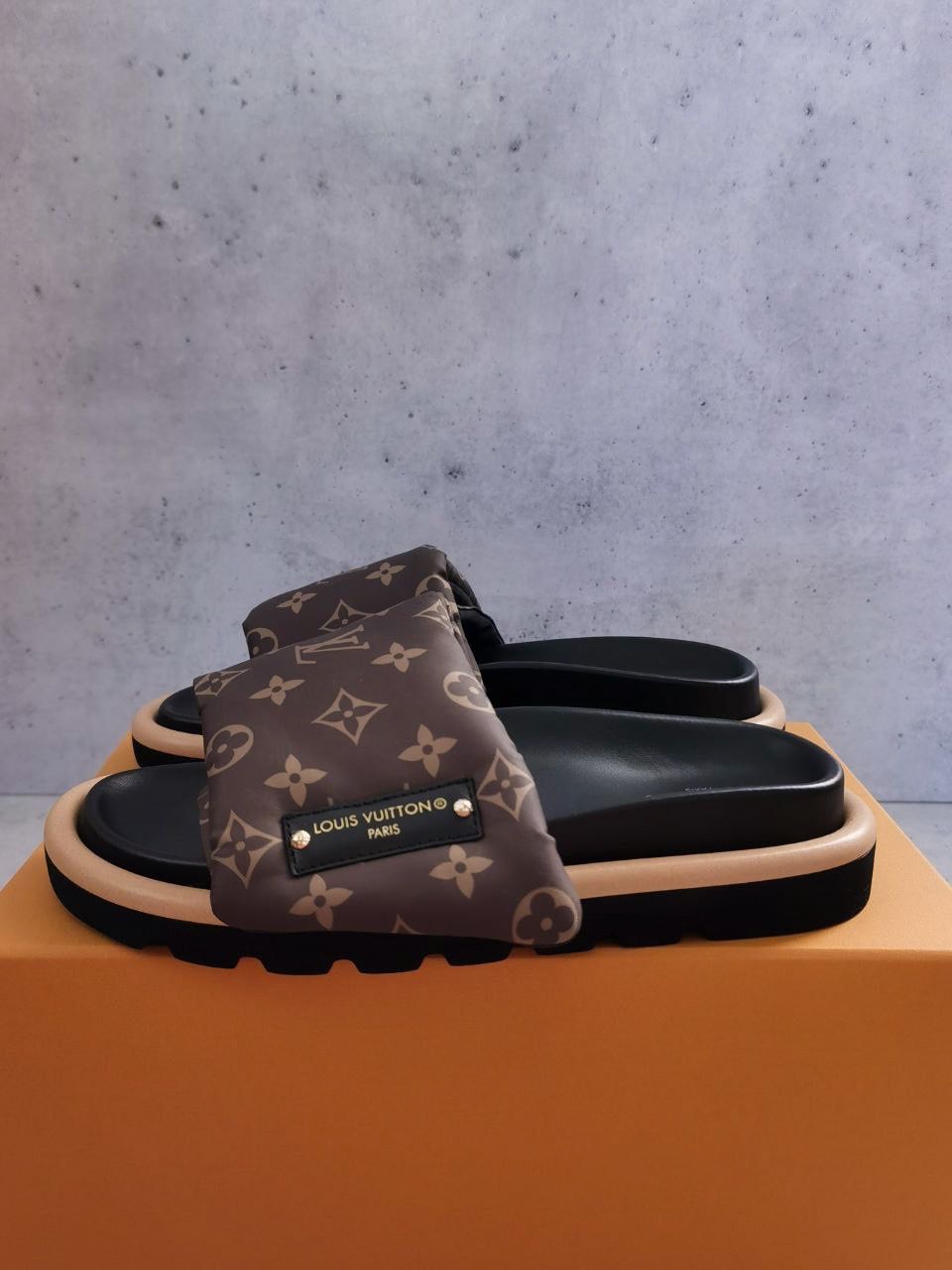Louis Vuitton Pool Pillow Flat Comfort Mule Sandals Brown Monogram US8 Only  for Sale in Diamond Bar, CA - OfferUp