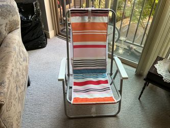 Low lawn chair for concerts