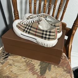 Burberry Shoes