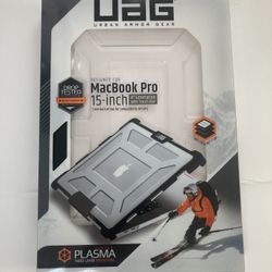 Urban Armor Gear Plasma Series Clear Case for MacBook Pro 15 in