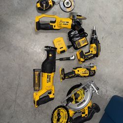 DeWalt 20V Max Tool Bundle – 3 Batteries (2x 2Ah + 4Ah) + Charger – Full Set