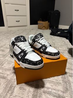 Louis Vuttion Trainers Black/White 1/1