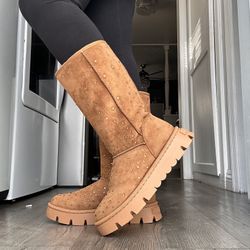 Boots Adult Size 9