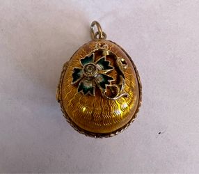 Charm yellow tone